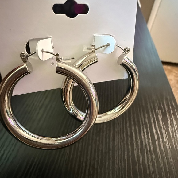 Wallflower silver tone chuncky medium hoops - Picture 2 of 2